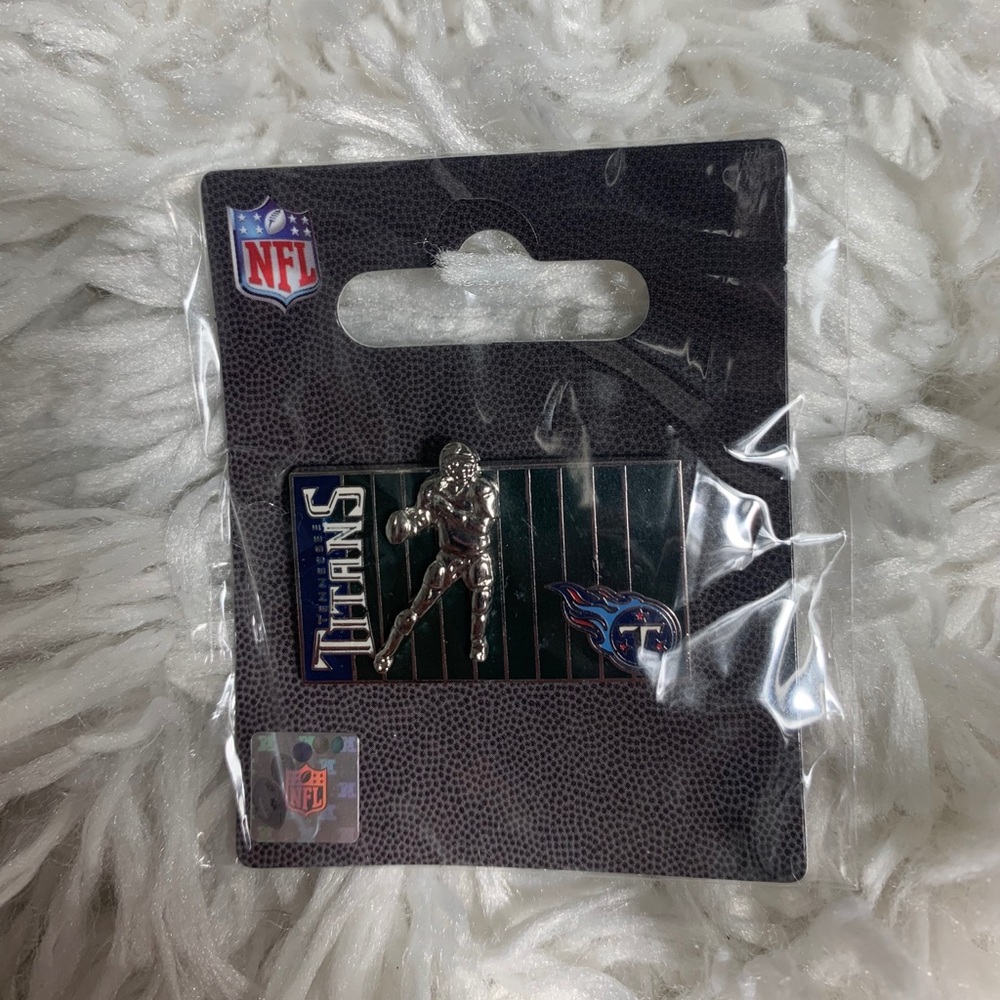 Tennessee Titans Football Lapel Pin